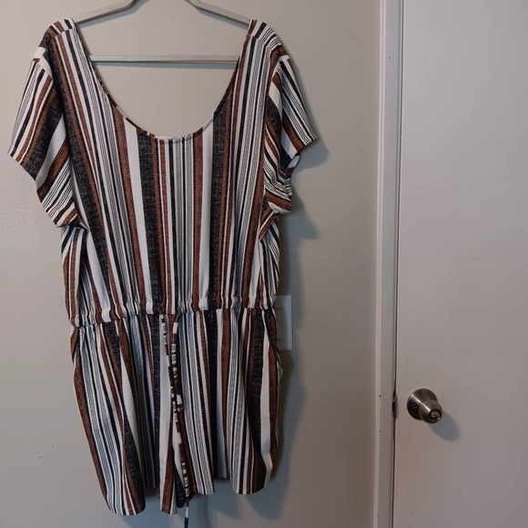 Striped Scoop Neck Romper in White, Brown & Black - Picture 7 of 12